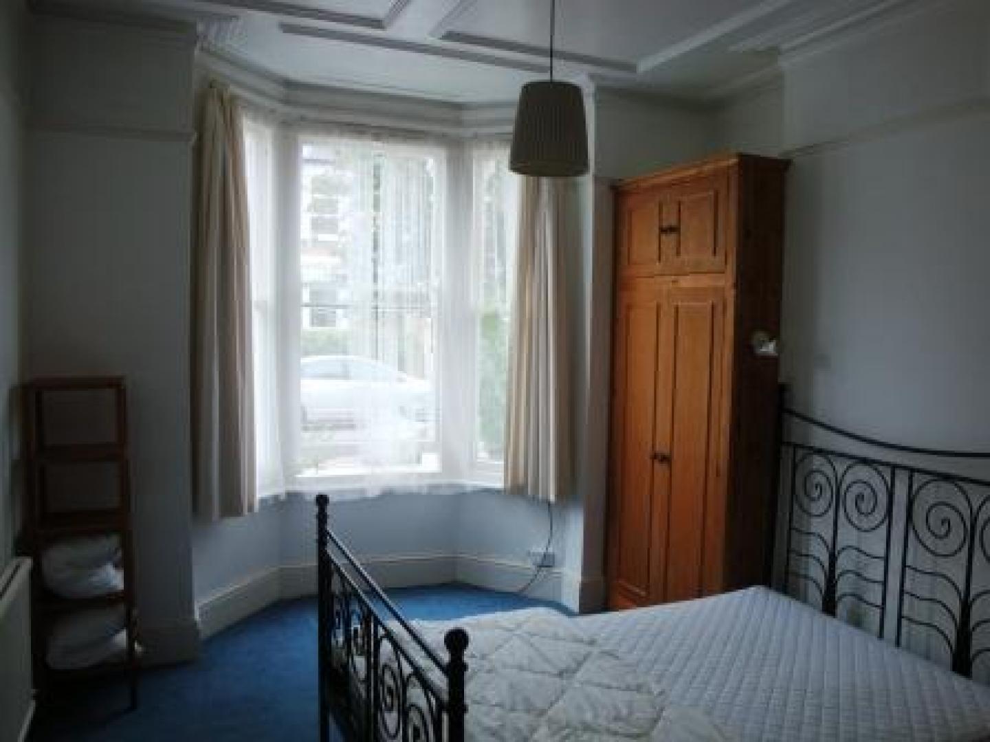 			GARDEN FLAT, 2 Bedroom, 1 bath, 1 reception Flat			 Honiton Road, QUEENS PARK